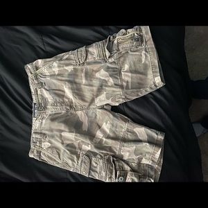 Men’s cargo shirts. (34)